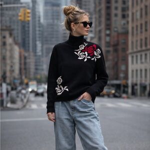 Carlisle Black 100% Cashmere Turtleneck with Red and White Floral Motif, Vintage